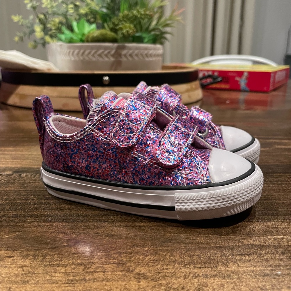 Toddler Converse Size 5